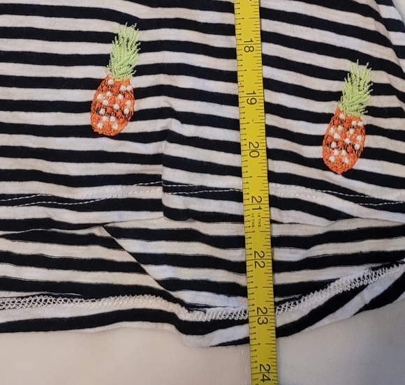 Crown & Ivy Black And White Striped Pineapple Print Authentic Tee Petite PP - Picture 5 of 6